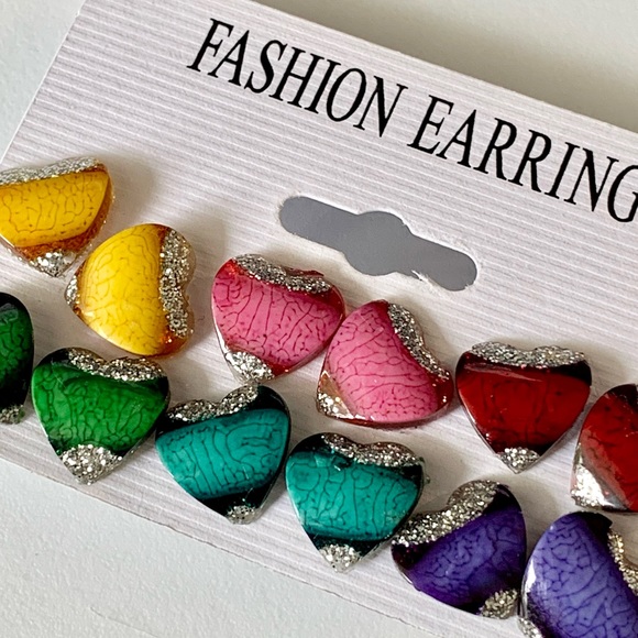 Boutique Set of 6 Pairs of Rainbow Heart Fashion Stud Earrings + 2 Free Pairs - Picture 2 of 4
